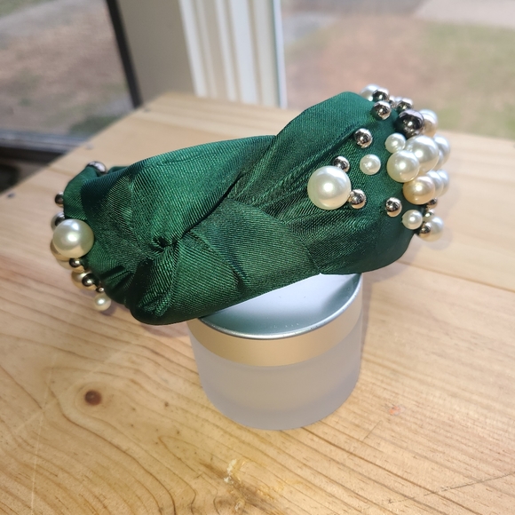 NWOT Dark Green Knotted Headband with Faux Pearl & Bead Embellishments 💚🦪 - Picture 12 of 13